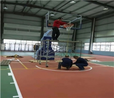 钦州市放城港室内篮球架安装