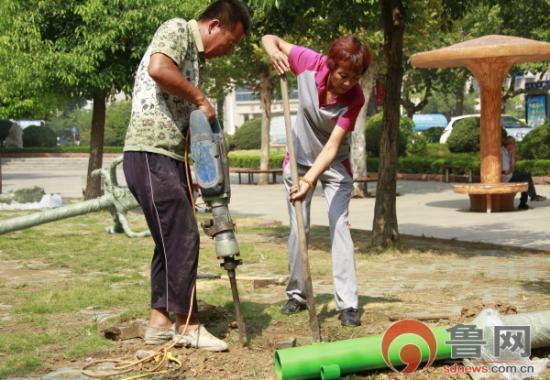 游园内有了健身器材