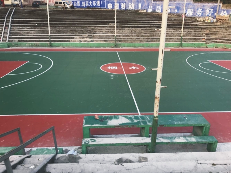 广西硅PU塑胶球场.jpg 广西硅PU塑胶球场.jpg