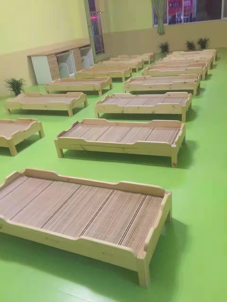 幼儿园叠叠床