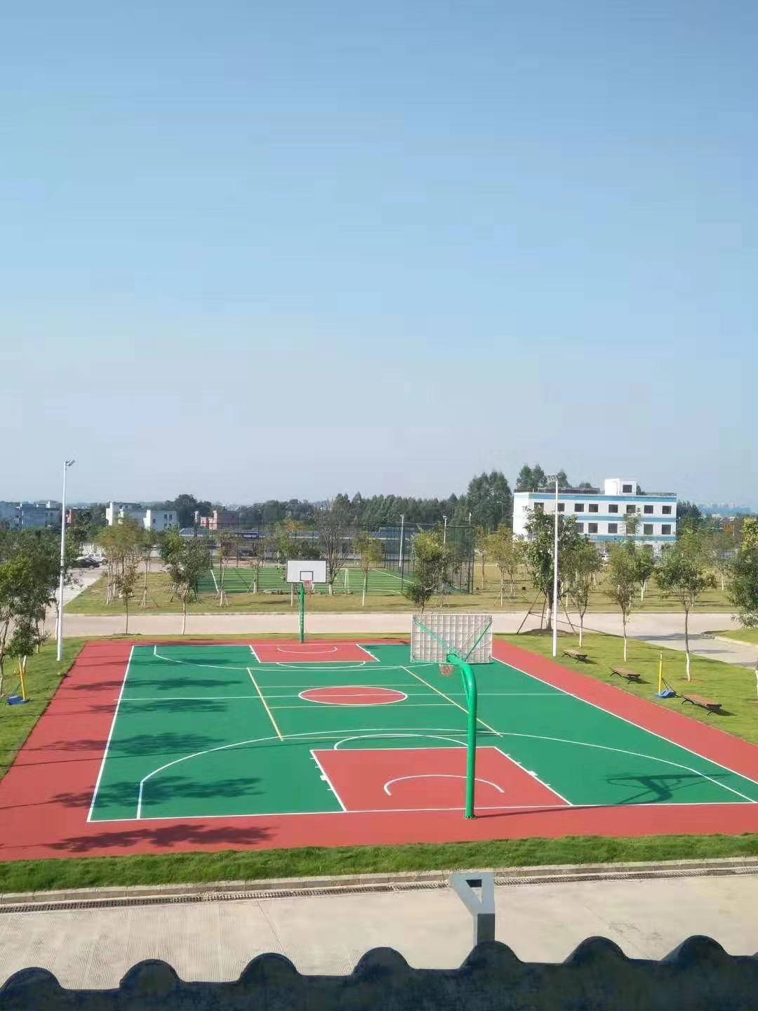 硅PU材料铺设及注意事项