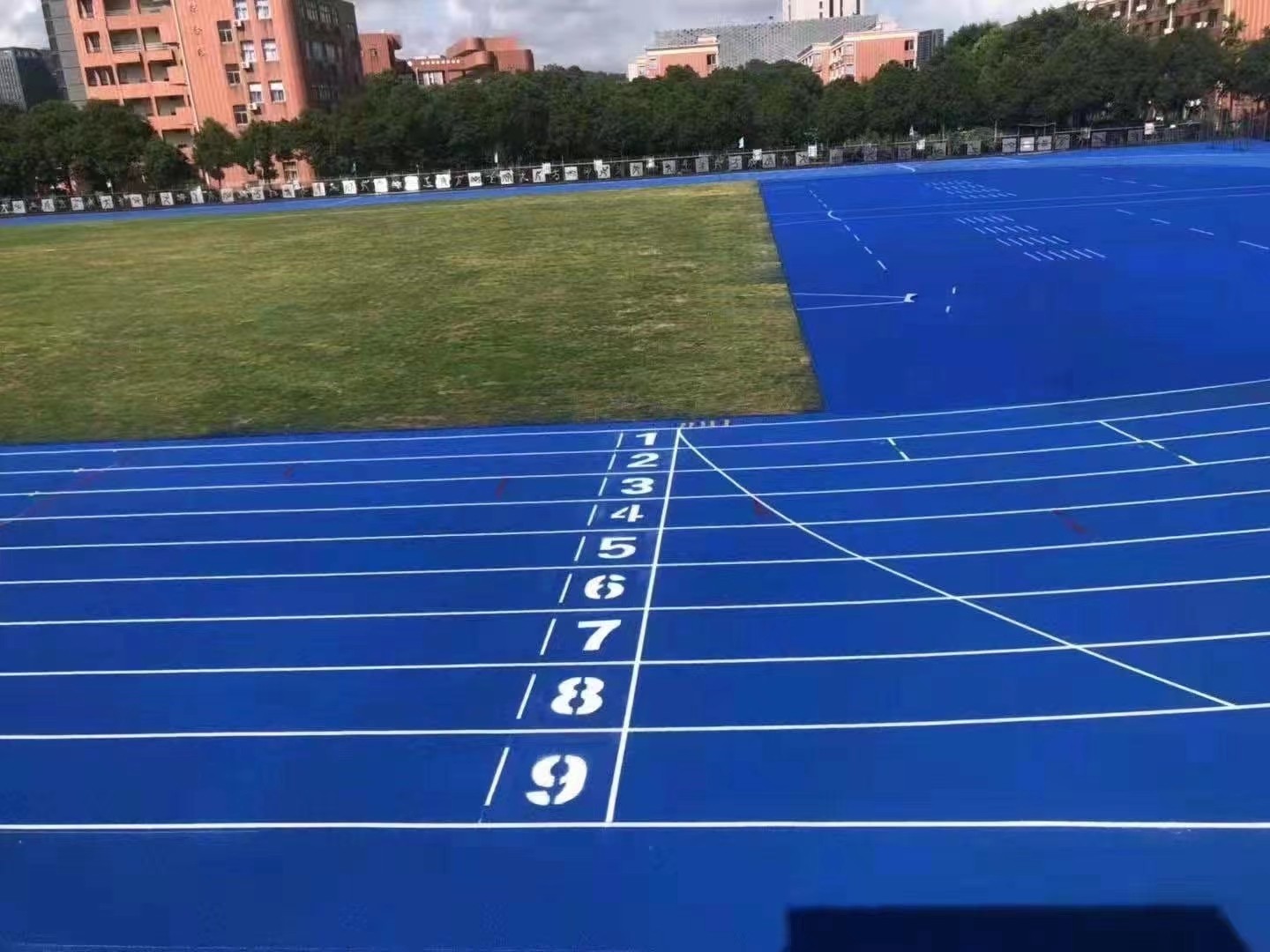 塑胶跑道