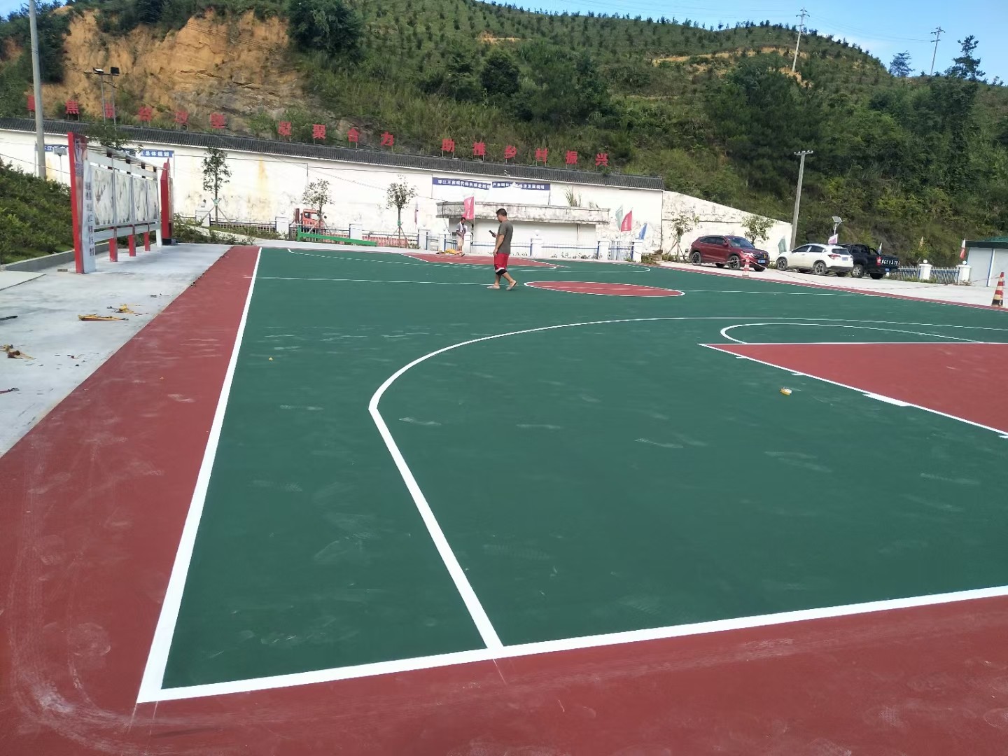 桂林凯丰路小学硅pu球场